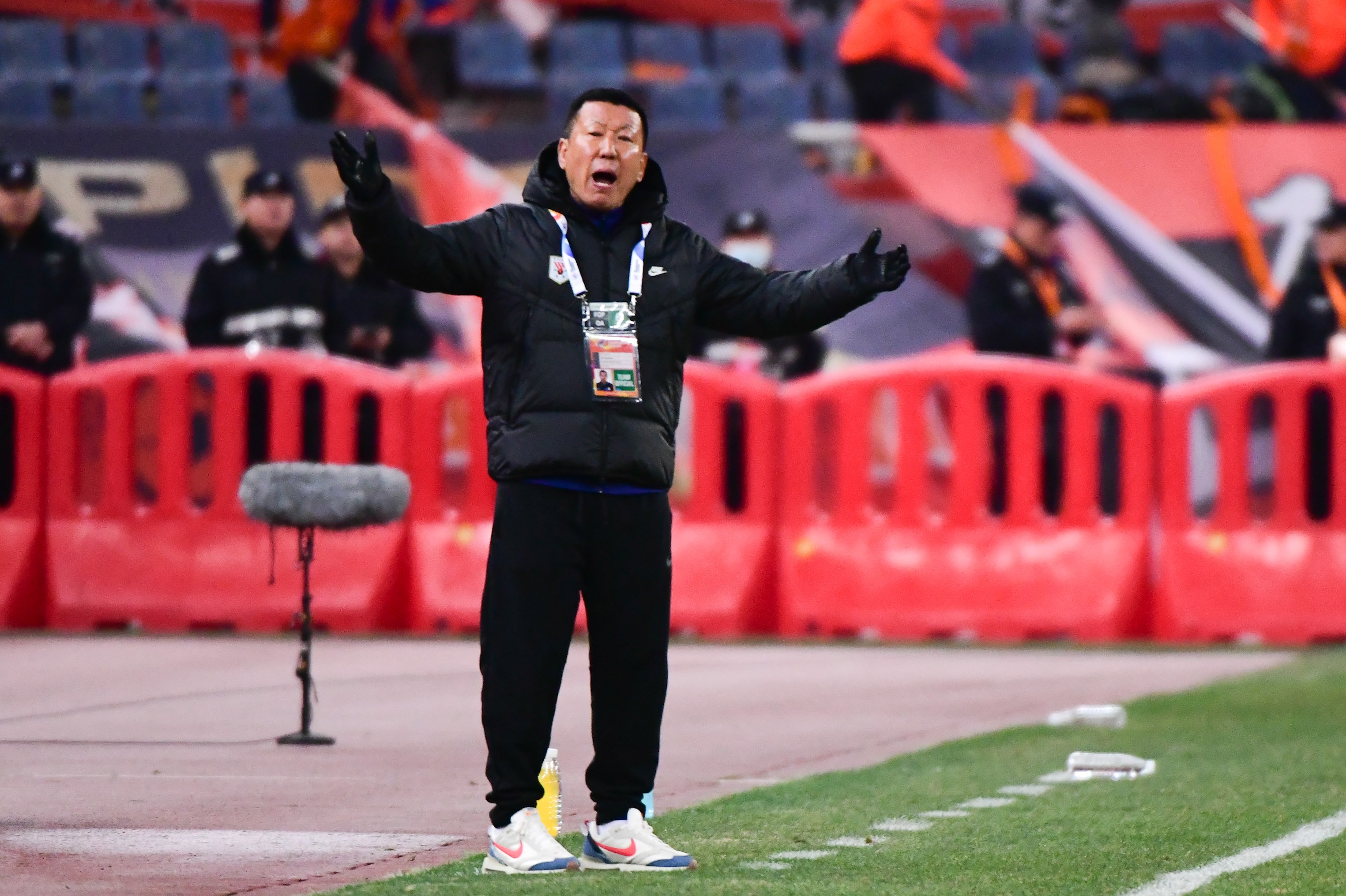 徐江批崔康熙：花轉會費弄來帕托、強行引進瓦科，錢花了事辦砸了